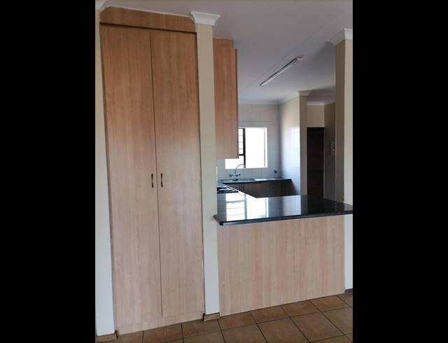 2 BEDROOM PROPERTY TO RENT IN SONNEVELD